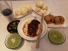 -李与白包子铺(桐梓林店)