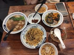 -黑白电视长沙小吃(美林M·LIVE天地东座店)