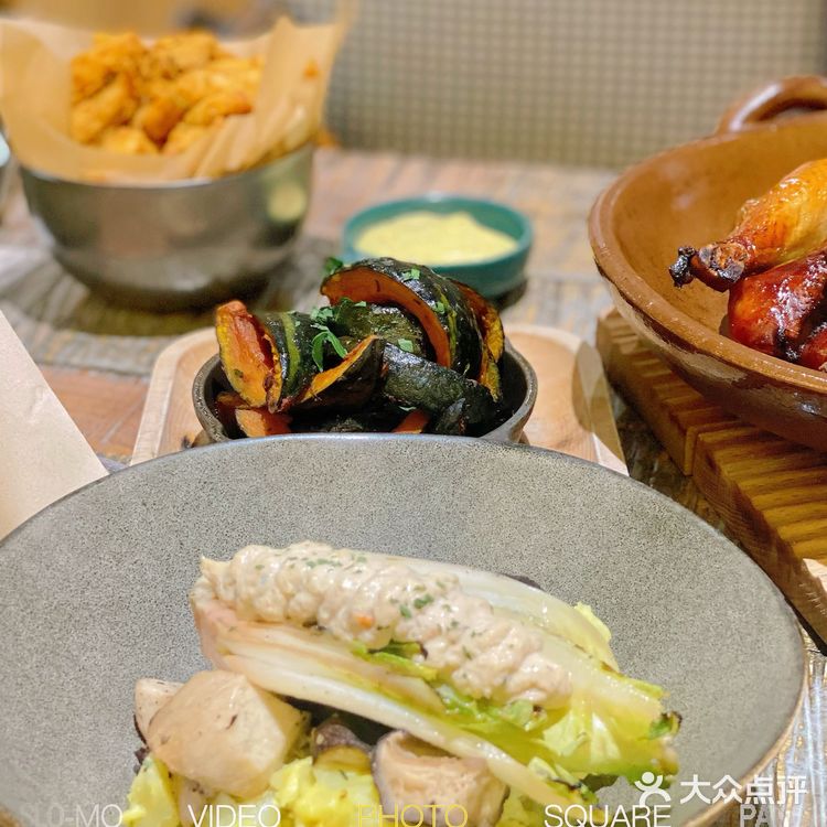 唯有美食与爱不可辜负，小伯格酒馆经典与浪漫并存👏👏👏