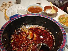 -何师傅美蛙鱼头(汉街店)