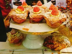 草莓吉士丹麦酥杯-PAPER STONE BAKERY(天汇广场店)