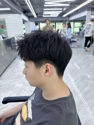 -宫铭烫发染发接发店