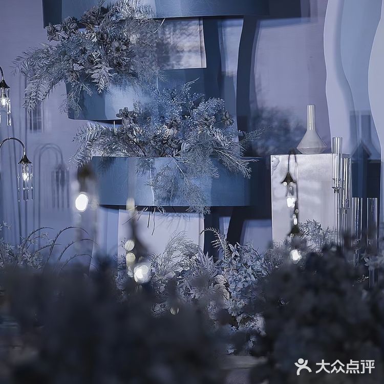 在黄石喜欢这种雾霾蓝色婚礼，优选以沫婚礼