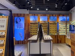 -LOOK眼镜·蔡司依视路配镜(宝山万达店)