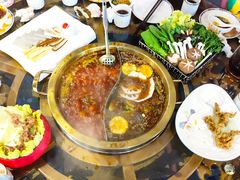 -小天鹅火锅·一线江景洪鼎旗舰店(洪崖洞店)