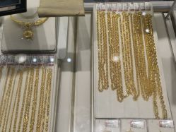 -周大生CHOW TAI SENG(成山路巴黎春天店)