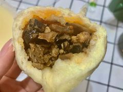 麻辣香菇鸡丁包-老陶包子铺(南大西南村店)