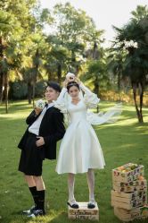 -喜爱高定婚纱摄影