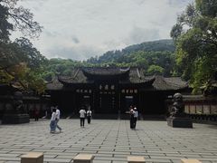 -峨眉山报国寺