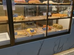 面包甜点陈列柜-奈雪的茶(深圳北站店)