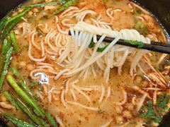 -花馬肆.云南过桥米线(汉神购物广场现场熬汤店)