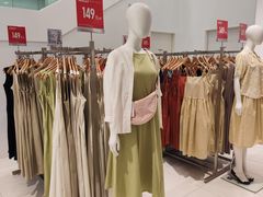 -优衣库(上海金桥国际商业广场店)