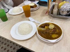 咖喱牛腩跟饭-喜莲咖啡