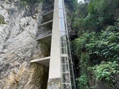 -龙水峡地缝景区