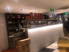 -新大咀港式茶餐厅(宝山万达店)