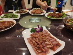 -鑫淼餐饮娱乐中心(江东街店)