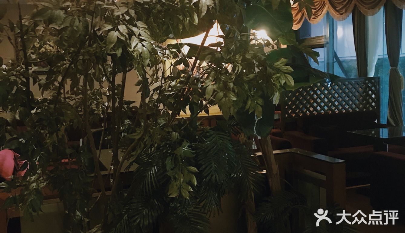 曾经的重庆商务咖啡顶流“两岸咖啡”是否没落了？