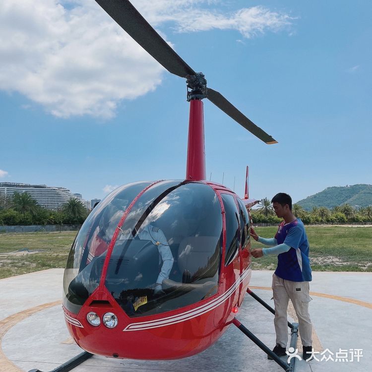 🚁 三亚旅行·直升机初体验 当飞行员俯瞰全三亚