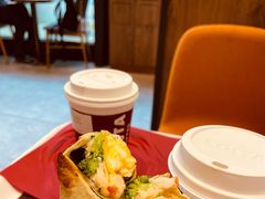 黑椒虾仁&鲍汁鸡肉双拼卷-COSTA COFFEE(吴江路店)
