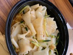 -荀记肉夹馍(三八家乐福店)