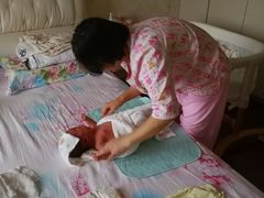 -爱的果实月嫂育婴师(世纪东方店)