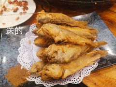 干炸黄花鱼-老东镇啤酒屋海鲜加工·蒸汽海鲜·海鲜烧烤(台东店)