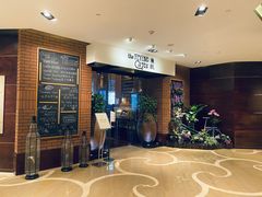 -香格里拉鱼跃地中海西餐厅·牛排披萨