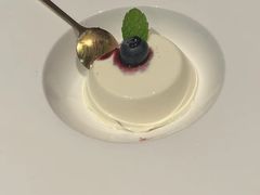 -MONICH牛排融合餐厅(和义大道购物中心店)