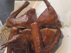 蝴蝶里招牌乳鸽-蝴蝶里·粤菜·点心(滨江龙湖店)