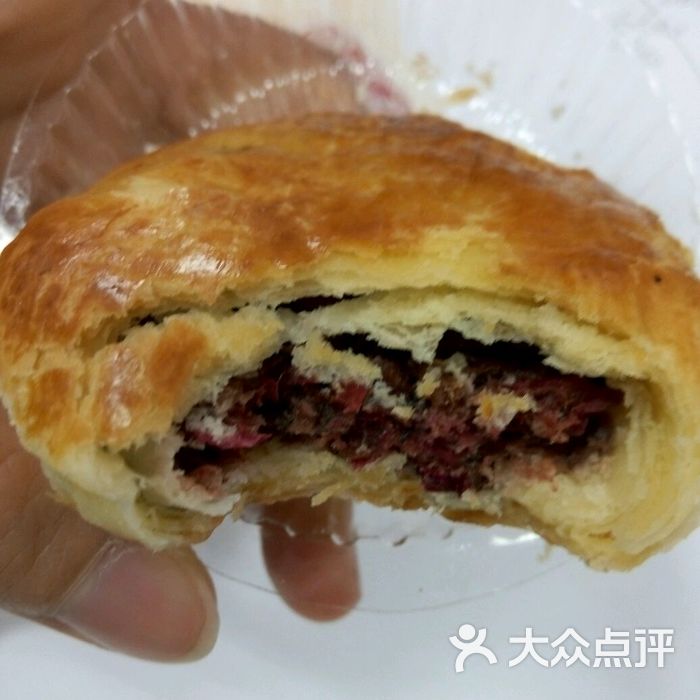 彩云吉沁鲜花饼