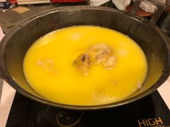 -鲜入围煮花胶鸡海鲜火锅