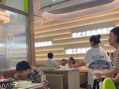 -洪氏嗨捞·广东猪肚鸡·椰子鸡火锅(西咸万象城店)