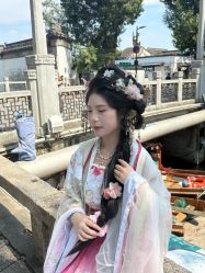 -一揽芳华汉服旗袍体验馆(拙政园店)