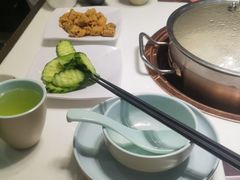 -洪氏嗨捞·猪肚鸡火锅(阳光天地店)