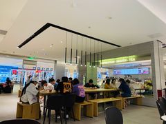 大堂-喜茶(杭州滨江宝龙店)