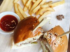 鹅肝牛肉芝士汉堡-G+KITCHEN(龙湖狮山天街店)