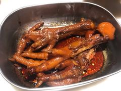 弄堂里的卤鸡爪-弄堂里(西溪龙湖天街店)