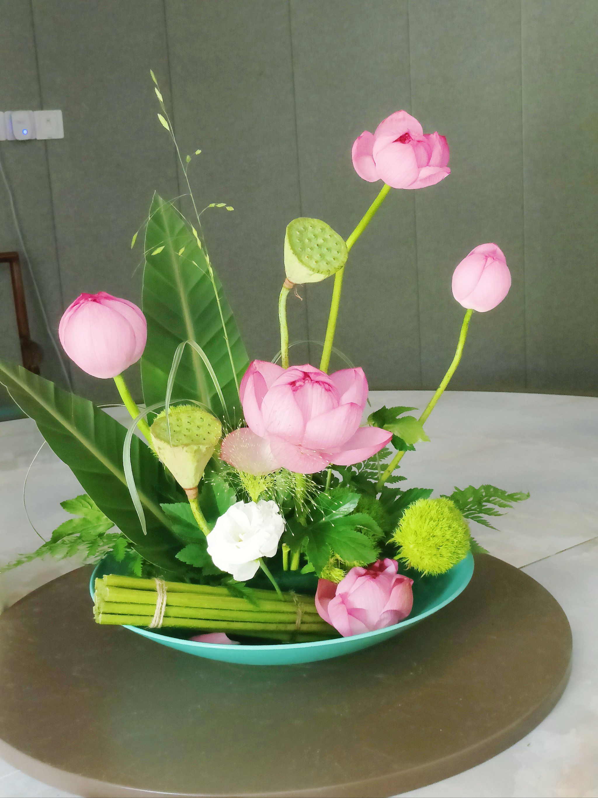 夏· 荷花主题餐桌花