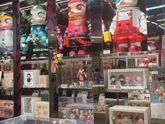 -泡泡玛特POPMART(侨福芳草地店)