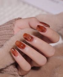 -爱美睫美甲会馆