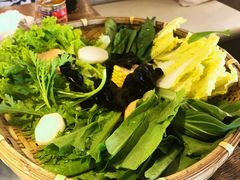 -尚尚仙·酸汤猪手·猪肚鸡火锅(华联万柳购物中心店)