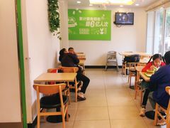 用餐区-老乡鸡(紫桐新村店)