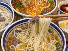 -云阿蛮云南生烫牛肉米线(奉贤路店)