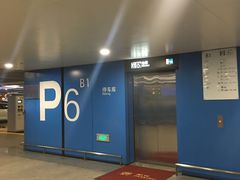 -虹桥火车站-停车场