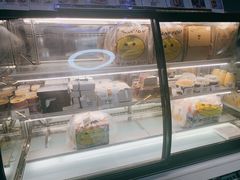 面包甜点陈列柜-三三烘焙坊(滨江店)