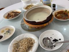 -天乐农家鱼头王(天目湖店)