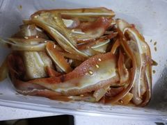 -狗撵鸭(泰山公寓店)