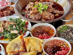 -大众跷脚牛肉馆·非遗传承单位(峨眉山店)