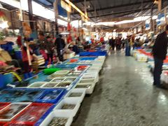 -霞涌市场海鲜摆卖区