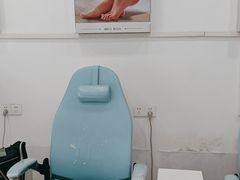 -世龙世家灰指甲·甲沟炎·跖疣护理·修脚(东江湾路店)